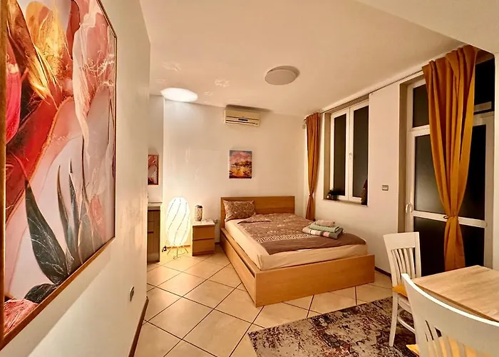 Private Center Opera And Nevski Cathedral Apartment *